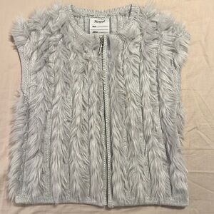 Mayoral Girl Faux Fur Vest. Gray. Size 5.